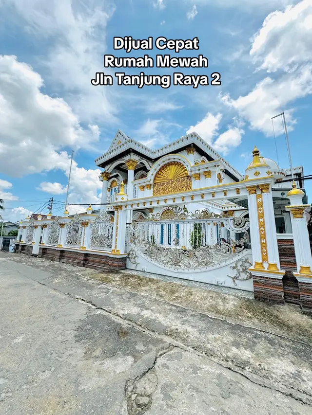 Bismillah Dijual Rumah Mewah Jln Tanjung Raya 2 (Tanray 2) Luas Tanah 20 x 28 M SHM Kamar Tidur 7 Kamar Mandi 3 Listrik 5500 Air PDAM Harga 3,5 Milyar  Wa 081349357398  #rumah #pontianak #pontianakinformasi #pontianakmedia #pontianakrumah #rumahpontianak #pontianakproperty #propertypontianak #dijualrumahpontianak #jualrumahpontianak #fyp #fypシ #jualbelirumahpontianak #rumahsecondpontianak #kiiproperty #propertykalimantanbarat #kalimantanbarat #jualbelirumahkuburaya #propertykuburaya