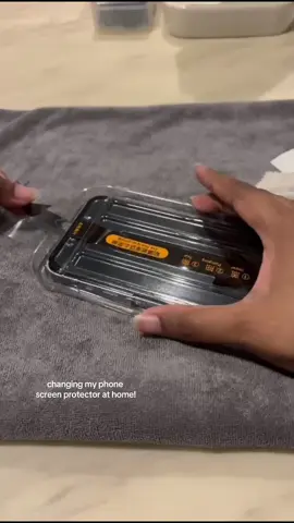oh my goodness its SO EASY to do at home im not spending my money outside anymore 🙅🏽‍♀️📱🔨  this is great if you wanna protect your phone screen without spending too much! :p #iphone #protect #screenprotector #howtodo #phonerepair #tiktokbuys #phonescreenprotector #mobilephonescreen 