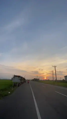 jalan tol samalanga-meuredu 😀
