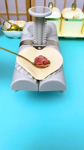 Dumpling maker 🥟 #dumpling #engineering #mechanicalengineering #howitsmade #mechanism #engineers #engineeringlife #engineeringlovers #engineeringporn #mechrec #engineer #trending #trendingaudio #chrisburke 