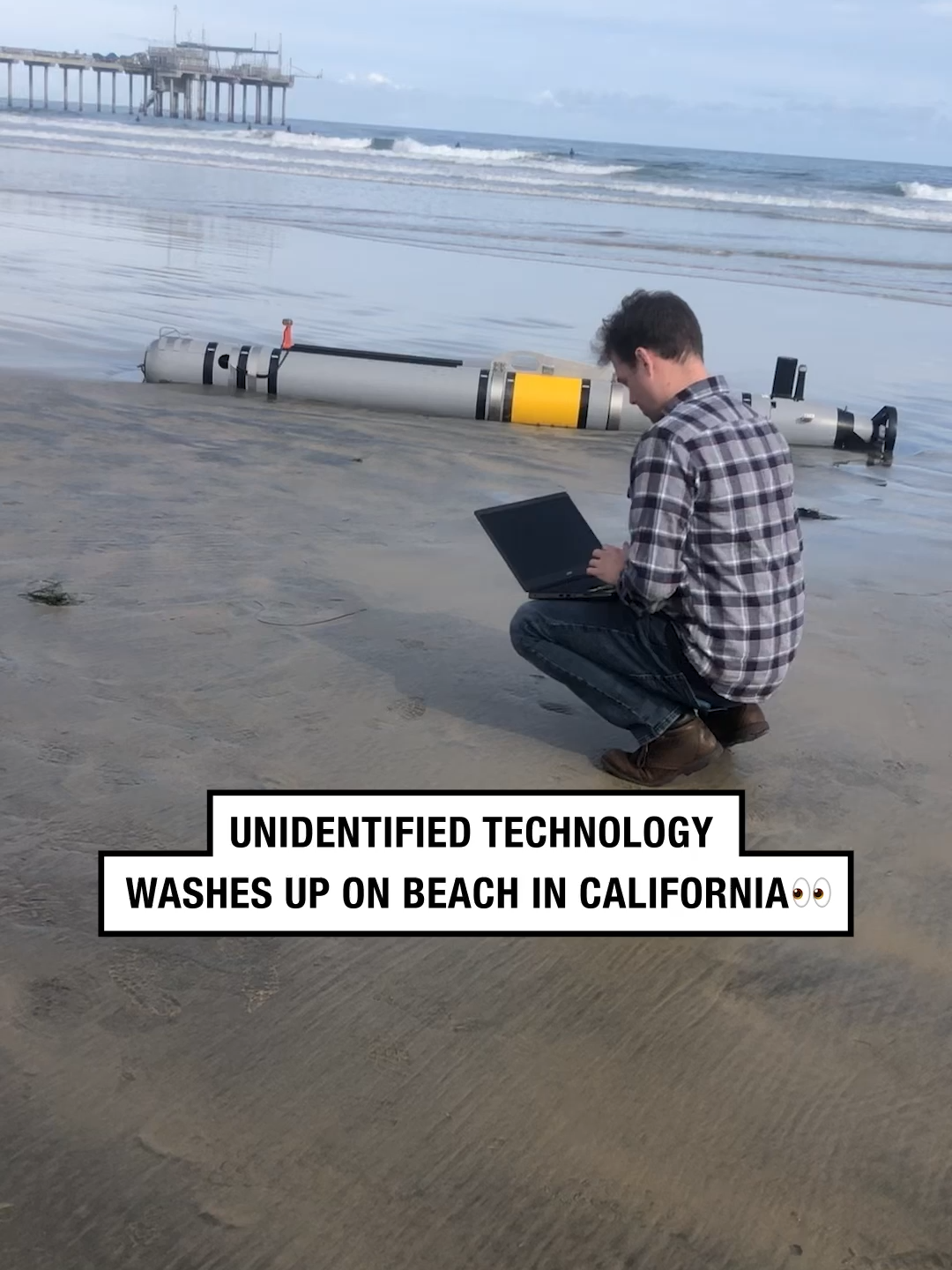 What do you think it is? 😮🤔 🎥 Viralhog #UNILAD #beach #tech #technology #techtok #military #science #strange