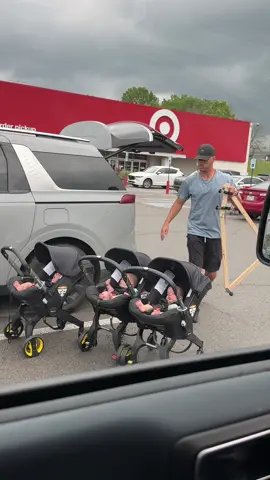 Triplet Dad solves Stroller Problem! 😲 #dad #mom #triplets #target #stroller #shopping 