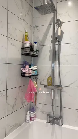 ad unwind with me 🎀🫧🩰  @L’Occitane  the perfect Mother's Day gift set, featuring some iconic favorites from loccitane products: 🫧Almond Shower Oil for the softest skin 🧼 Almond Delicious Soap for gentle body exfoliate 🌊 Almond Milk Concentrate the most velvety body cream 🛁 Almond Delicious Hands for a fresh scent of vanilla and almonds #skincare#showerroutine#asmr#loccitanepartner