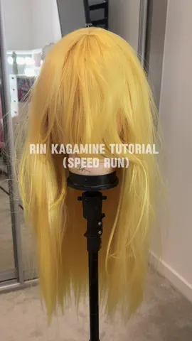 Everyone’s favourite yellow head 🗣️ Wig commissions OPEN  - #wig #cosplay #cosplaywig #wigtutorial #rinkagamine #rinkagaminecosplay #vocaloid #vocaloidcosplay #wigstyling #anime 