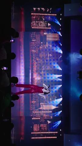 I wish so badly to be on Broadway. Please help me get there 🙏 This is one of my faves. When I first saw Liza Minelli performing this, I thought to myself 