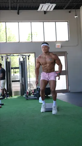 “And kids this is how I met your mother” High intensity HIIT to lose the belly for the summer  Tag a partner and follow this 👇🏽👇🏽👇🏽📝 4 EXERCISES  3 SETS OF EACH 30 SEC ON EACH 60 SEC REST IN BETWEEN  Let’s get lean together  #shredding #partnerworkout #partnerincrime #workoutmotivation #workoutroutine #howtoloseweight #weightloss #weightlossjourney