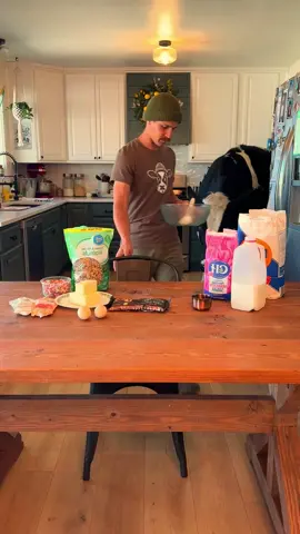This Man Lives With His Cow! @elias_filmz #manliveswithcow #cowandman #manandcowlivetogether #cowliveswithman #manandcowroomates