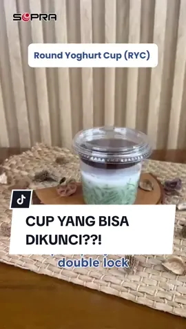 Masa iya, ada cup yang bisa dikunci??? Tonton video nya untuk info lebih lanjutt! 😆‼️ #foodpackaging #plasticpackaging #plasticpackagingsupplier #kemasanplastik #sopra #toples #jar #cup #cupplastik #cuptopper 