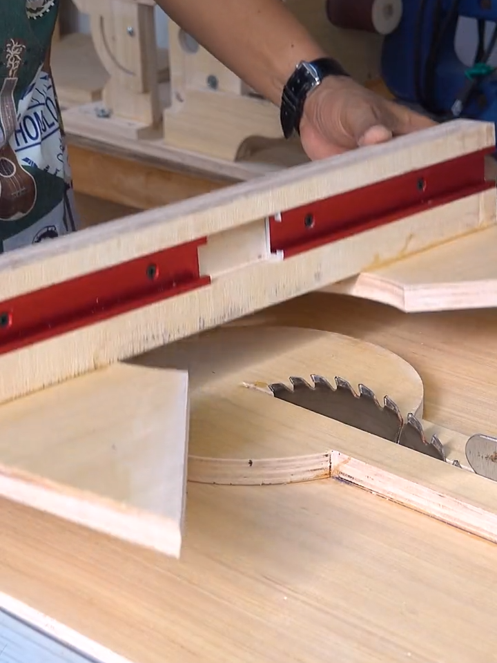 Crosscut Like You've Never Seen! Crosscut Sled For Table Saw Making Part1