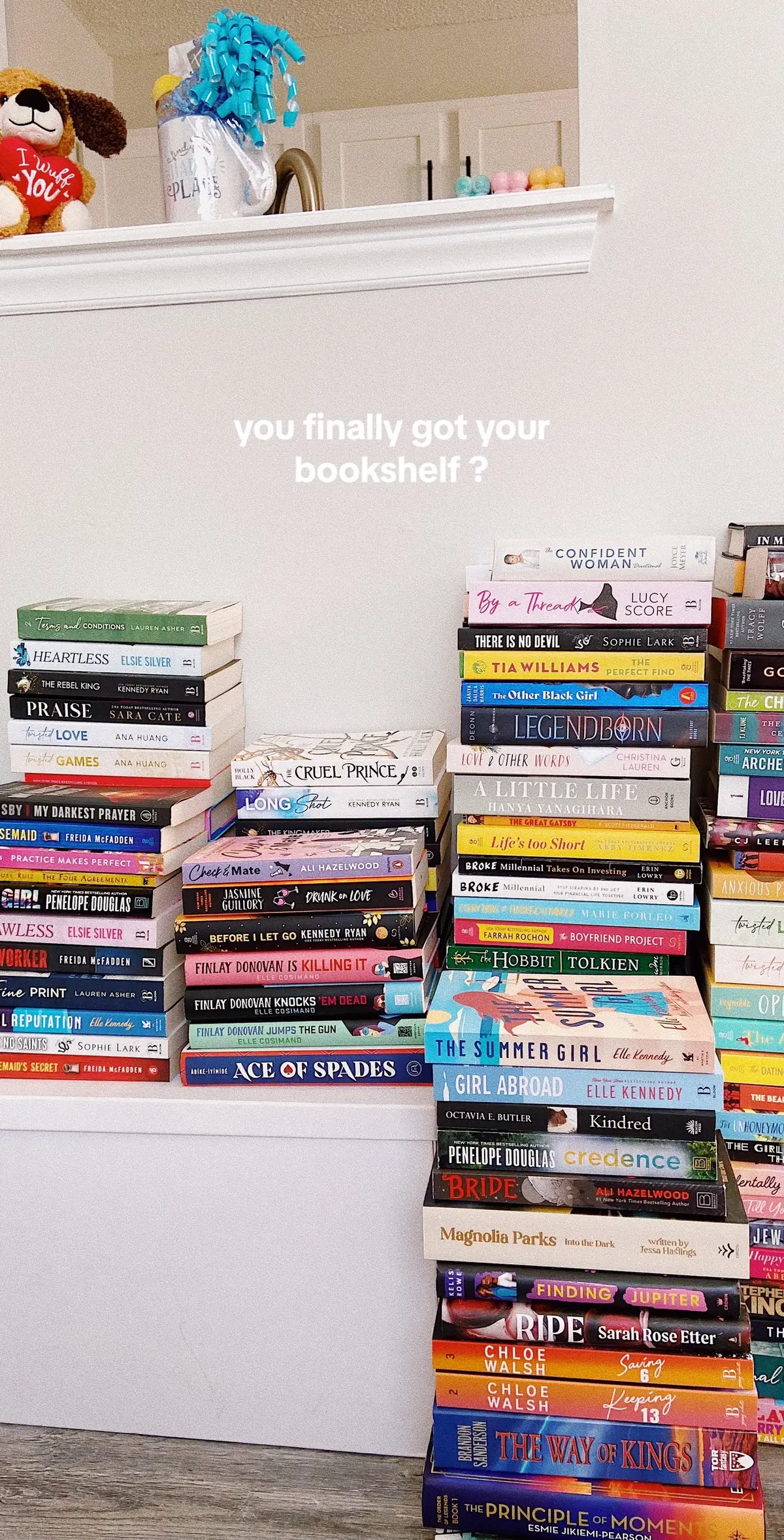 🤧 so beautiful  link to shelf in bio 🌟 #BookTok #bookishthoughts #bookishthings #bookshelf #bookshelftour #bookshelforganization #trending #blackgirltiktok #blackgirlbooktok 