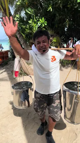 Aww meet kuya Reynaldo the very famous magtataho vendor of Boracay Island!!  Aww sikat na sikat na ha kuya!! Nice to meet you and thank you for free advertising of our brand.  Download now and register guys @Galleon.ph   https://app-link.galleon.ph/iXd9f #galleonphapploveboracay2024 #galleonph  
