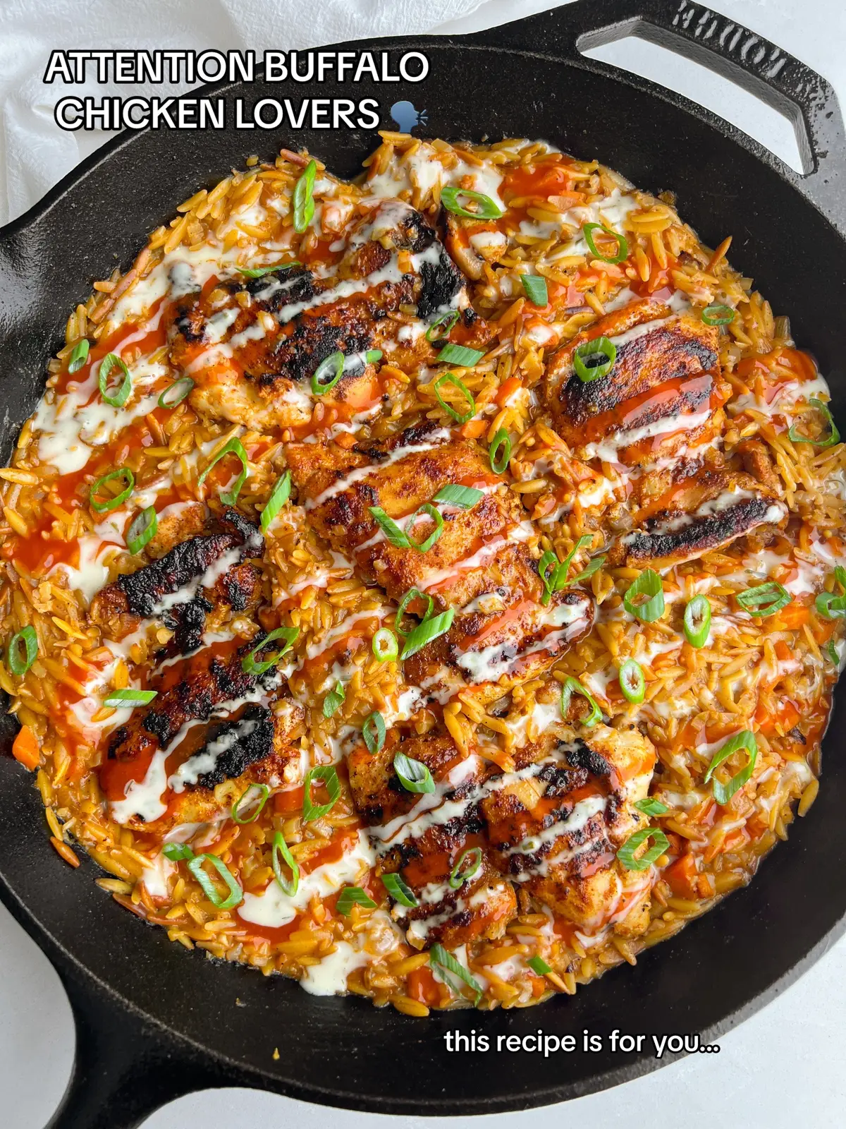 this honestly couldn’t be easier or yummier!! a one-pan meal thats ready in 35 minutes & packed with smoky, spicy buffalo flavor! plus its high-protein and dairy free friendly. full recipe is up on my site! #buffalochicken #orzo #pastarecipe #onepanmeal #mealpreplunch #highproteinrecipes #dairyfreerecipes #hiddenveggies #cauliflowerrice #chickenthighs 