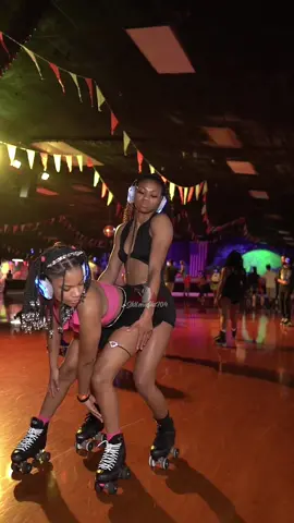 #slowset #skatingtiktok #rollerskatingtiktok #fancy #blackpeopleskating #rollerskatingtricks #fyp #rollerskatingtiktok 