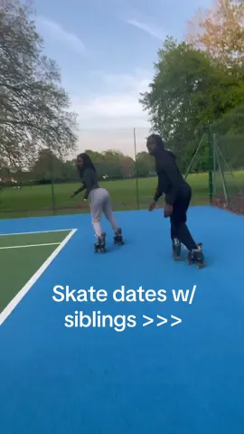 next mission: get my parents on skates😂 #fyp #rollerskating #Siblings #blackpeopleskatinginlondonseries #skate #CapCut 