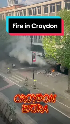 This was the scene today in #Croydon as a homeless persons tent somehow caught flames and quickly grew out of control. Luckily croydon fire brigade arrived quickly to out out the fire. #croydonnews #croydonextra #londonfire 