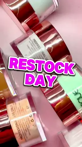 omg omg omg 😍 restocks are happening TOMORROW at 8 PM EST 🌸 and there are SO many this week, we made sure to fit these beauties into a video for you to see them in their full glory 💕 Restocking |  🍋 Frosted Lemonade 🪩 Pinque Disco 💃🏻 The Show Must Go On 🌟 Spotlight  🍉 Watermelon Margarita 🍋‍🟩 Key Lime Margarita 🥭 Mango Margarita 🍫 Hot Cocoa Stay tuned til tomorrow morning when you get to see what Limited Edition Collections will be coming tomorrow night at 8 PM EST as well ✨ #tickledpinque #tickledpinquecosmetics #restocks #bestsellers #prettyinpinque #acrylics