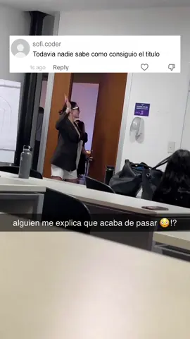 Esto pasó hoy en mi clase 😳 #universidad #profesora #examen #sitioweb #coding #inteligenciaartificial 
