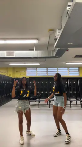 Come hereeee🔥🔥  #dance #dancechallenge #dancing #blowthisup #fyp #phillytiktok @saysomethingkia2 