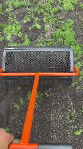 The Vevor Compost Spreader will change your overseeds & topdressing DRAMTICALLY! #lawntok #chillinos #fyp #tips #lawntips #lawncare 
