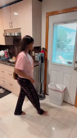 No necesito decir micho compra tu safacon con divisiones aqui! Ademas pega con mi cocina 😍