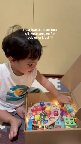 box and lights are included ma — perfect to pang-gift kasi no need nang magbalot balot pa! 💖 #woodentoys #educationaltoys #montessoritoys #woodeneducationaltoy #babytoys #babytoyrecommendation #toddlertoys 