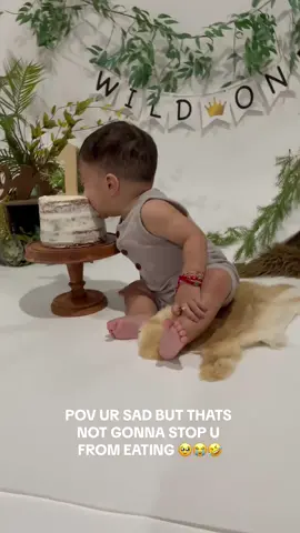 This video of my baby boy always gets me 😭🤣 makes me laugh, cry, i get all the feels lol he was so emtional this day but would still eat his cake 🤭🤭 #newborn #cakesmash #baby #funny #fyp #foryou #viral #explore 