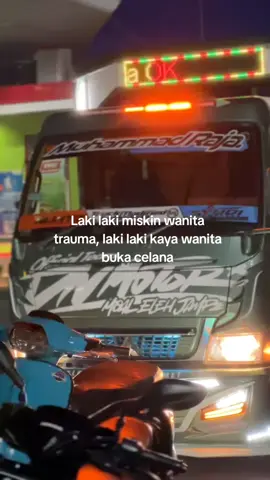 Bukan kah begitu nona?🫣 #storytruck #drivermudapunyacerita #trukstory #trukmaniaindonesia @DNMOTOR 