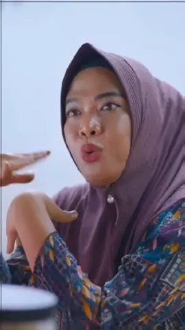 Gaada Bedanya mereka bertiga, sama sama suka gosip😭Kurang Mumu aja ini mah #warintilofficial #nining_warintil #ishayawarintil #tatikwarintil #kontenhadi #kontrakanrempong #timbarbar #fypシ #xyzbca #viral #trending #fyp #jedagjedug 
