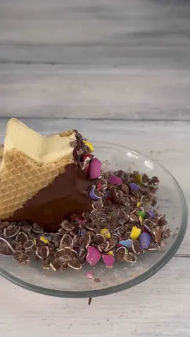 Eis Waffel mit Schokolade und Sprinkels in Sternform ⭐️⭐️⭐️ #icecream #waffle #star 