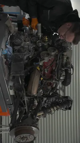 Ferrari 348 Timing Belt Change / Zahnriemenwechsel 🔧 . . . . #mechanic #carworkshop #workshop #cars #repair #racecars #supercars #carphotography #carsofinstagram #pov #supercar #explore #explorepage #foryou #trending #carsdaily #reels #carspotter #viral #ferrari #testarossa #oldtimer 