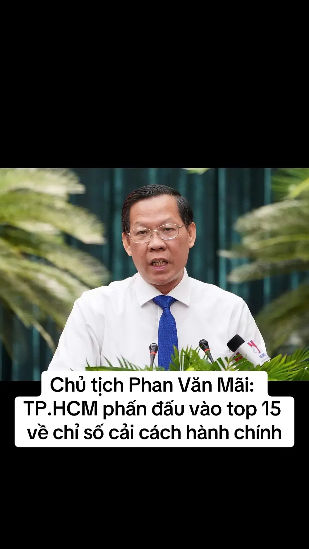 Trong năm 2024, TP.HCM phấn đấu nằm trong nhóm 10-15 tỉnh thành đứng đầu về các chỉ số cải cách hành chính.m So với năm 2022, kết quả chỉ số cải cách hành chính của TP.HCM cải thiện ở 2/8 nội dung đạt thấp nhiều năm liền.  Trong đó lĩnh vực cải cách tổ chức bộ máy có chuyển biến tích cực, đạt 9,32/10,5 điểm, tăng 7 bậc so với năm 2022.  Cải cách chế độ công vụ có cải thiện, vươn lên hạng 35/63, tăng 17 bậc so với năm 2022. Phát biểu tại hội nghị, Chủ tịch UBND TP.HCM Phan Văn Mãi cho rằng xếp hạng chỉ số cải cách hành chính của TP.HCM những năm qua cải thiện chậm, thuộc nhóm dưới trong số 63 tỉnh thành, chưa xứng với nỗ lực của TP trong thời gian qua. Trên cơ sở đó, ông Mãi đặt chỉ tiêu năm 2024, TP.HCM nằm trong nhóm 10-15 tỉnh thành đứng đầu về các chỉ số cải cách hành chính và yêu cầu thủ trưởng các cơ quan, đơn vị, địa phương phải có kế hoạch cụ thể triển khai trong thời gian tới. Còn hạn chế Những hạn chế khiến TP.HCM bị trừ điểm chỉ số cải cách hành chính là chưa hoàn thành đầy đủ, đúng hạn các nhiệm vụ do Chính phủ và Thủ tướng giao năm 2023, nên bị trừ 0,18/9,5 điểm. Cải cách thể chế bị trừ 1,66/10 điểm, giảm 3 bậc với năm 2022, xếp hạng 63/63. Trong đó, tiêu chí 