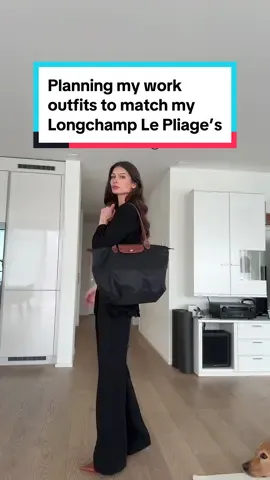 The black one clearly has gone through a lot during the years and I need to clean it 😂 but that’s why I will always be a @Longchamp Le Pliage girly, they last 😄 #workfit #fashioninspo #longchamp 