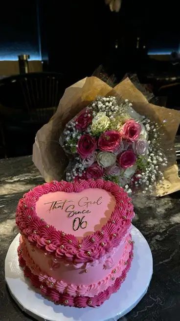 Birthday cake for your photoshoot #birthdaycake #birthdaycakeideas #bentocake #birthdaygirl #cakedesign #birthday #pinterestaesthetic #pink 