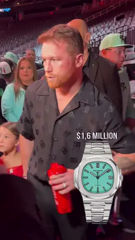 Undisputed super middleweight boxing world champion @canelo, is wearing the 170th anniversary stainless steel @patekphilippe Nautilus 'Tiffany' featuring a turquoise dial, limited to only 170 pieces worldwide ✨ Watch reference: 5711/1A-018 Edit: @superwatchman #superwatchman