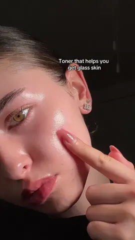 Toner that helps you achieve glass skin ✨ this toner is very popular in Korean Beauty for a reason 😊  #skincare #kbeauty #koreanbeauty #toner #skintok 