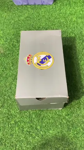 Prêt pour la 15e Champions League.  Commandee deja vos maillots chez nous. Maillot Real Madrid Home saison prochaine déjà disponible à @Secret Design Com🇹🇬  #realmadrid #aporla15 