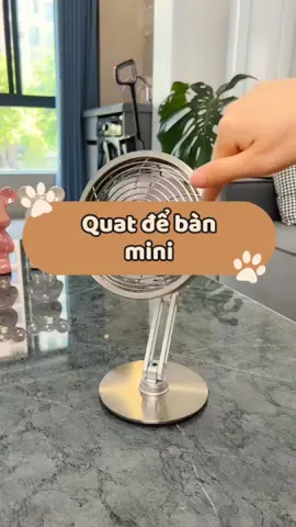 Quạt để bàn kim loại có thể gấp gọn và xoay 360 độ, làm quà tặng, decor bàn làm việc cũng rất đẹp. #quatdebankimloai #duyne0710 #giadungtienich #quattreotuongthongminh #makemebuyit #xuhuong 