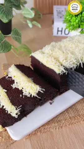 MEMANFAATKAN PUTIH TELUR JADI BROWNIES KUKUS SUPER LEMBUT DAN MOIST !! 👌☝️ Hari ini aku memanfaatkan putih telur sisa bikin kue kering lebaran kemarin.. sayang banget kalau engga di pakai atau jangan sampai dibuang lah.. Yuk dibikin brownies kukus pakai resep ini! Rasanya enak banget lembut dan moist banget !! Ga nyangka kalau brownies ini dari putih telur aja🤭 All cookware by @idealifeonline  #brownies #brownieskukus #browniesputihtelur #idejualan #resepkue #resepsimple #resepmudah #fyp #fypシ #foryoupage 