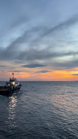 offshore sore hari #fypシ゚viral #offshore #pelaut #oilandgas #pertamina #fypシ゚viral #aesthetic 