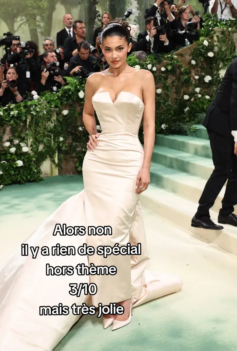 #viralvideo #pourtoi #fyp #redcarpet #celebritylooks #metgala2024 #metgalalooks #MetGala #kendalljenner #kyliejenner #ayanakamura #lenasituations #kimkardashian #rosalia #damsonidris #gigihadid 