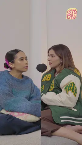 macam² la sekarang ni ek, sentiasa berwaspada je lah sebab kita tak tahu pun niat orang sebenarnya apa kan. tak kisah lah siapa pun atau dimana jua anda berada. korang boleh layan episode @Ara Johari ni kat @YouTube @Spotify or @Apple Podcasts k! #jomsembang #studiosembang
