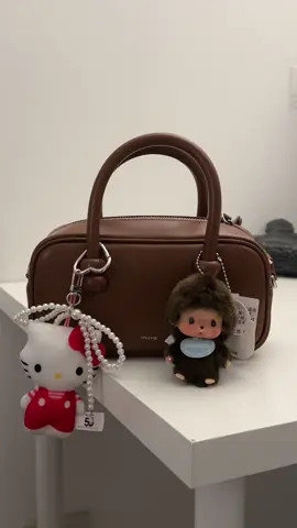 กระเป๋าสีน้ำตาลใบแรก (ᐡ ′̥̥̥ ˙̫ ‵̥̥̥ ᐡ)♡ 👜 #bag #muvabags 