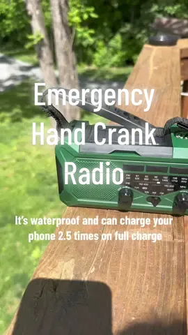 really good find! and it’s playing Britney Spears so even more amazing! #handcrankradio #emergency #radio #SOS #solar #waterproof #britneyspears #TTSACL 
