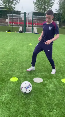 Finishing extras with Kai Rooney 🔥 #football #Soccer #footballtraining #footballcoaching #footballcoach #manchesterunited #technique #finishing #kairooney #rooney #manunited #futbol #PremierLeague #rhelitecoaching #fyp #foryoupage #topbins 