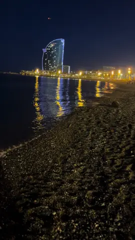 Barceloneta de noche #barcelona #barceloneta #españa #europa #viral #parati #fyp 