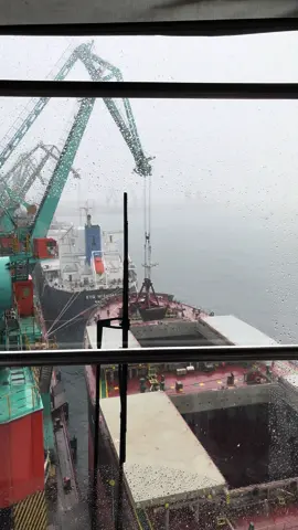 Badai melanda🌨️🥶 #wizzbaker #fyppppppppppppppppppppppp #tambangnikel #pelautpunyacerita #Tambang #berproses #tambangbatubara #morowali_sulteng_bahodopi #operatorcrane 