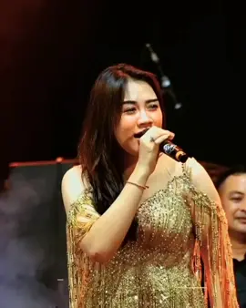 BADAI BIRUU.....aurel oktavia #badaibiru #mbois #dangdut #dangdutviral #viral #fyp 