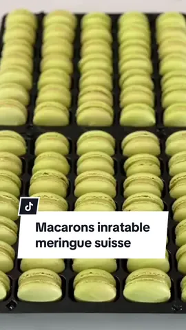 Macarons meringue suisse des macarons totalement inratbale ! Voulez vous que je vous propose une version meringue francaise ? Si oui a quel parfum?  . Macarons env 30 :  100g de blancs d’oeufs 100g de poudre d amandes  100g de sucre glace  100g de sucre en poudre  Cuisson 140 degres 14 env a tester dans vos fours . #macaron #macarons #french #food #astuce -là #recettefacile #recetterapide #cappatisserie #chef #cheflife #cejour-là 