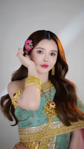 apsara Cambodia makeup trend 🇰🇭 #apsaracambodiamakeuptrend #khmerapsara #cambodiamakeuptrend #makeuptrend #fyp #tiktok #cambodia #viral 