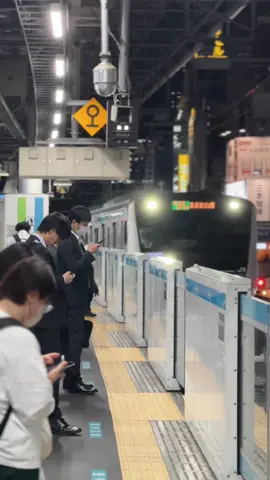 Train is coming 🚉✨ #fyp #japan #日本 #おすすめ #aesthetic #fypdong #xyzbca #lewatberanda #aestheticvideos #japaneseculture #tokyo 
